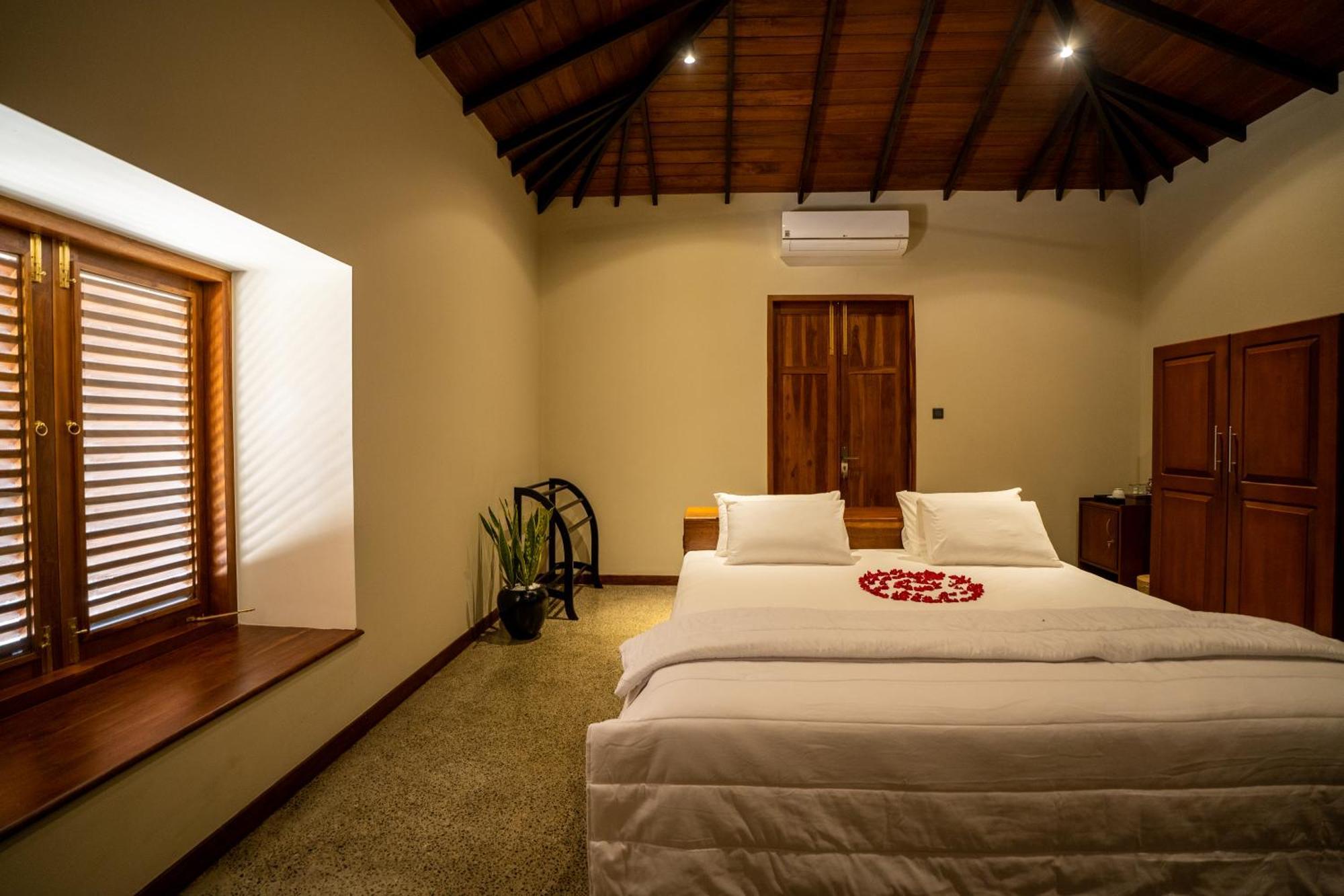 Omkara Rekawa Hotel Tangalle Exterior photo